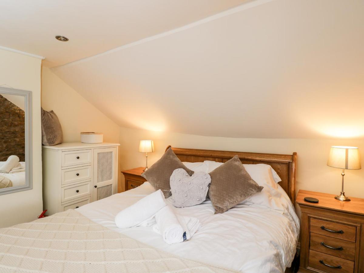 Corner Cottage Malmesbury Bagian luar foto